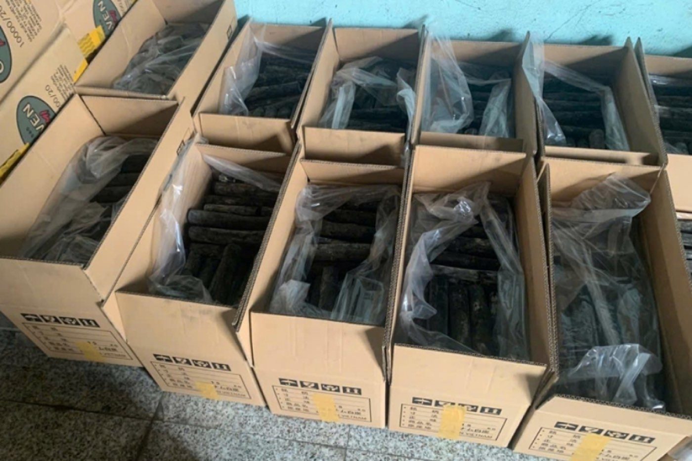 SOHI white charcoal export cartons