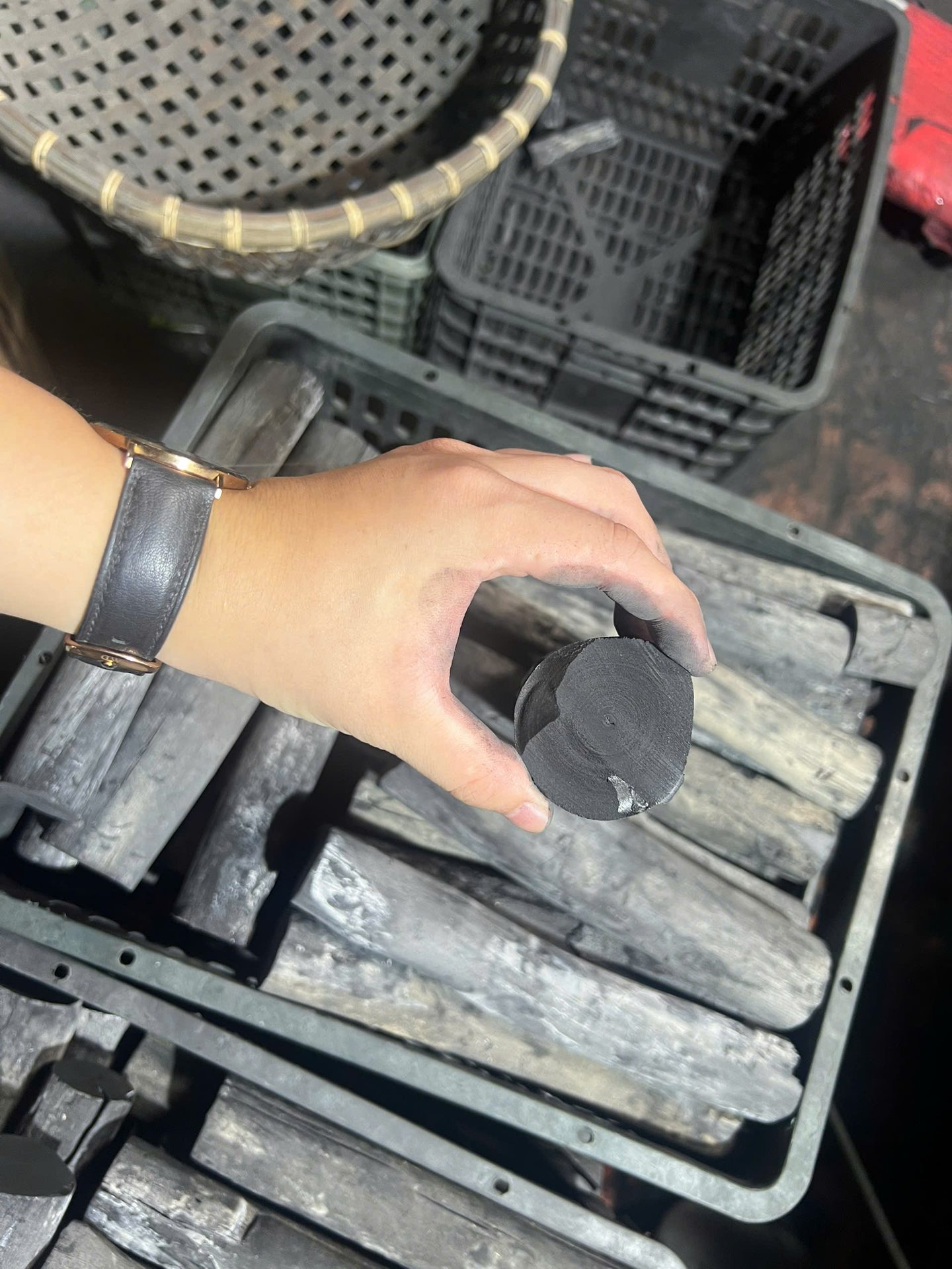 SOHI white charcoal sorting for export